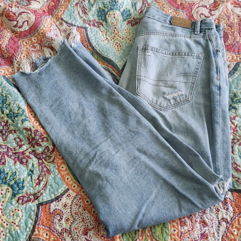 American Eagle Curvy Mom Jean